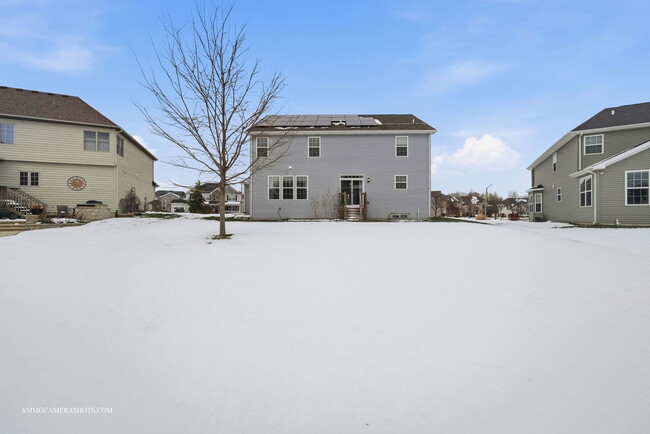 Building Photo - 26305 W Milestone Dr