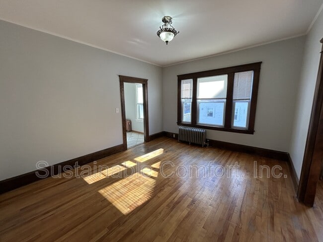 Building Photo - 5 Kensington Rd