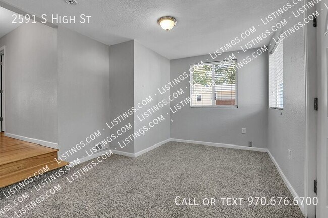 Building Photo - 2591 S High St
