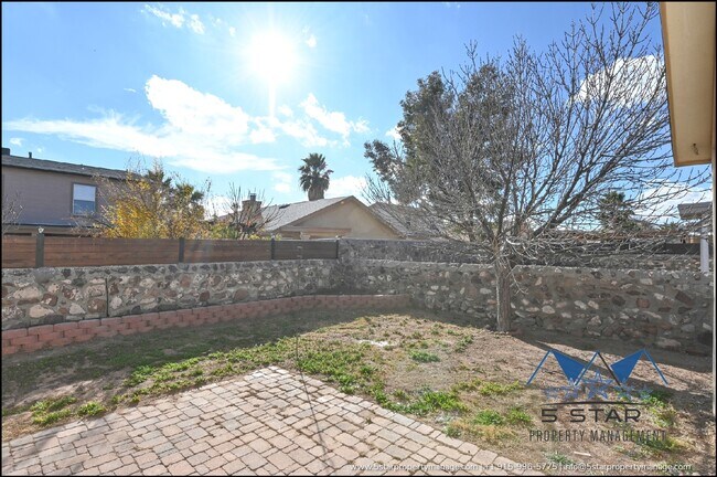 Building Photo - 648 Wind River Ave