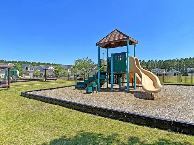 Building Photo - Meticulous 3 Bedroom Home in Lindera Prese...
