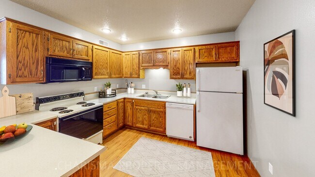 Building Photo - AMENITY FILLED TWO BEDROOM IN BRANDON!!! P...