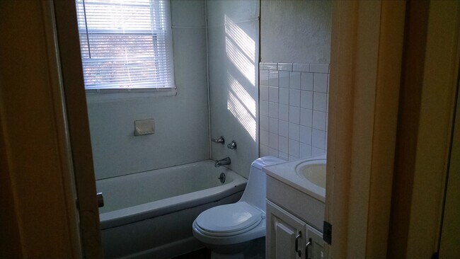 Building Photo - 7830 Donnelly Ave