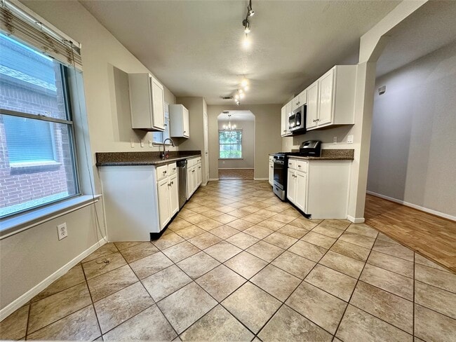 Building Photo - 21907 Willow Downs Dr