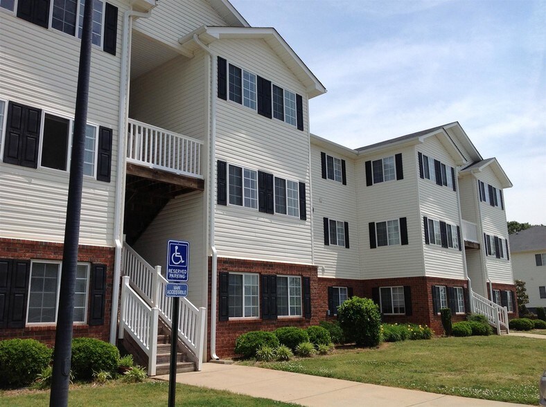 Auston Woods Apartments 107 Auston Woods Cir Easley SC 29640