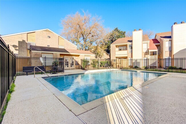 Building Photo - 10202 Forum Park Dr