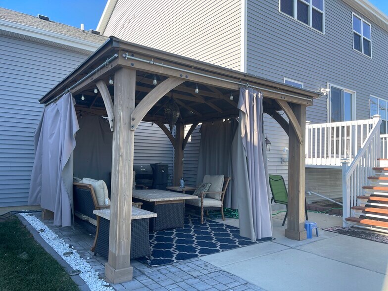 Building Photo - 113 Alton Dr