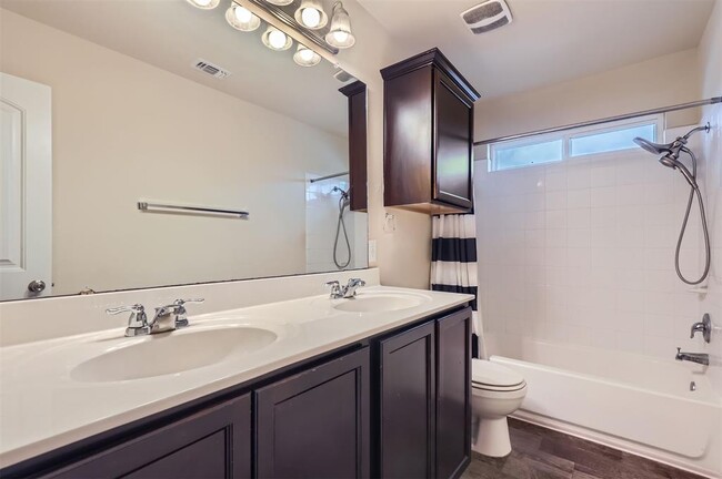 Building Photo - 112 Sabine River Dr