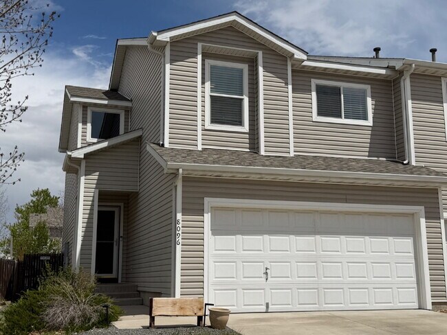 Building Photo - ~Available Now~ Beautiful Three Bedroom Home in Englewood!