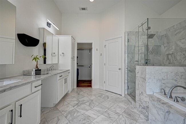 Building Photo - 2516 Bevis St