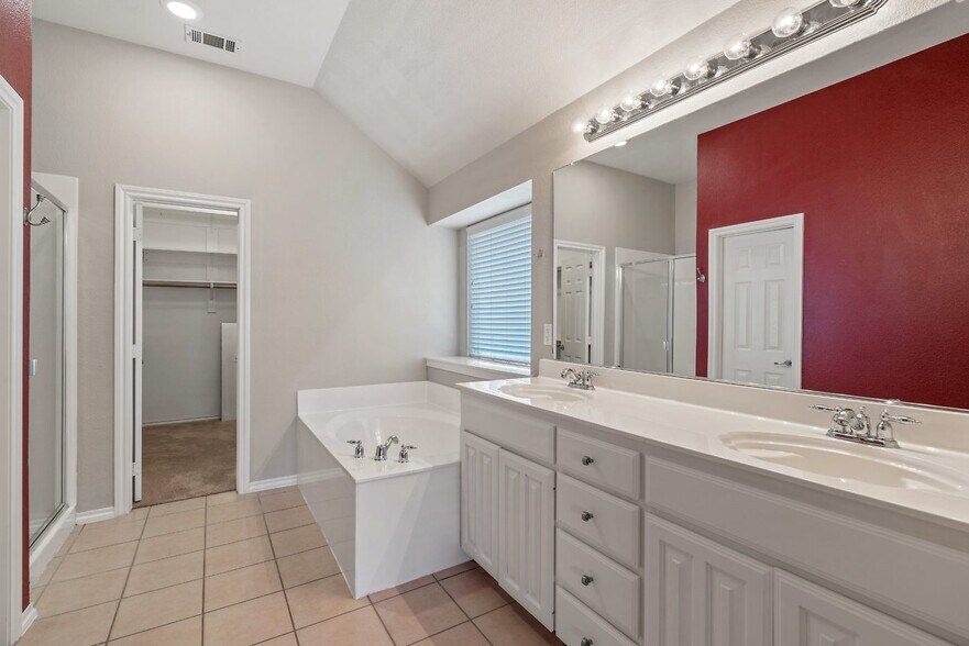 Building Photo - 3521 Amador Dr