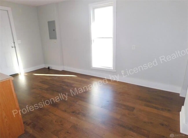 Building Photo - 1580 Highland Ave