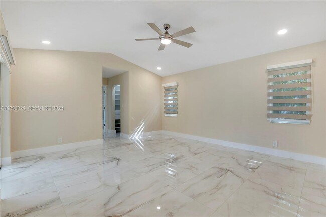 Building Photo - 10425 NW 48th Manor