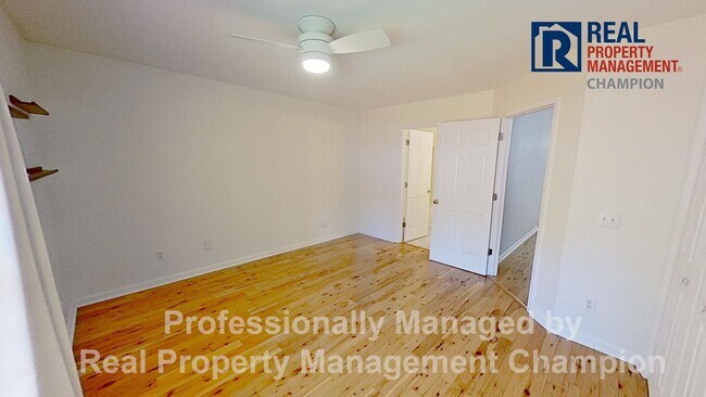Building Photo - 3825 Mayfield Ct