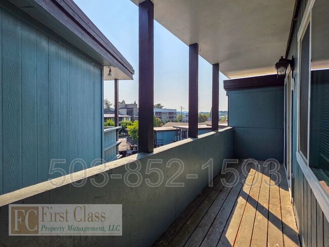 Building Photo - 12345 SW Hall Blvd