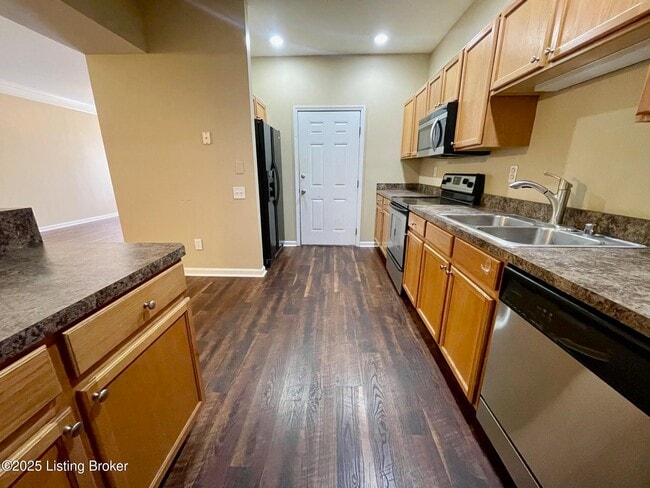 Building Photo - 10308 Dorsey Village Dr