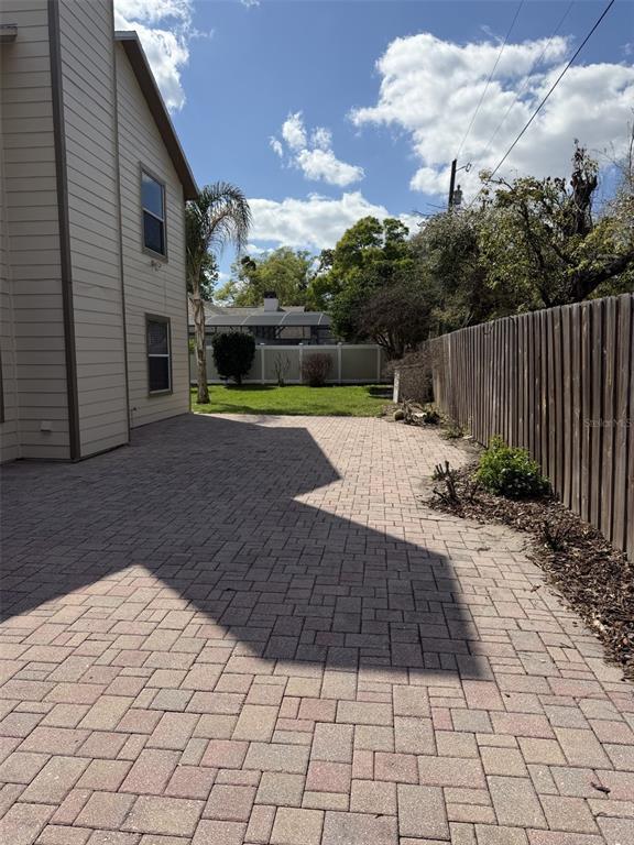 Building Photo - 2241 Heatheroak Dr