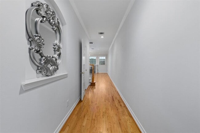 Building Photo - 6714 Montclair Dr