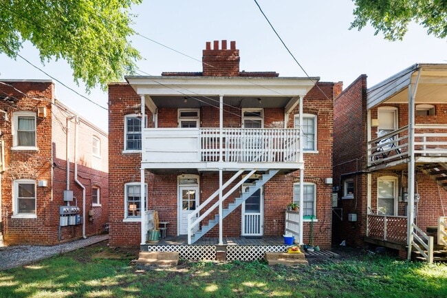 Building Photo - 2605 Parkwood Ave