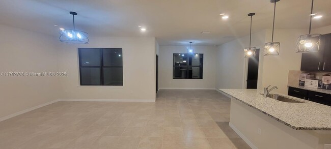 Building Photo - 2941 Hibiscus Ave