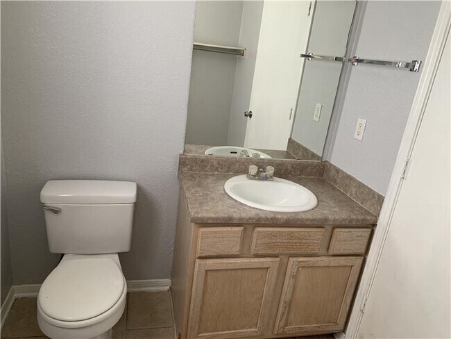 Building Photo - 2807 Cantabrian Dr