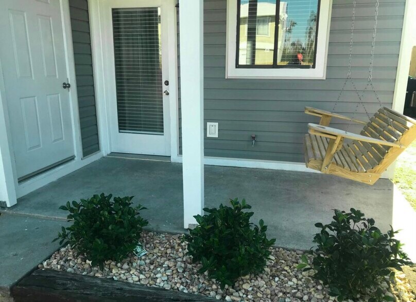 Building Photo - 3117 Debra Blvd