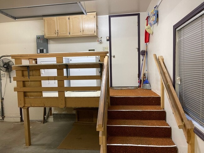 Building Photo - Magalia 2 bed 2 bath home with bonus room. Attached garage, private backyard