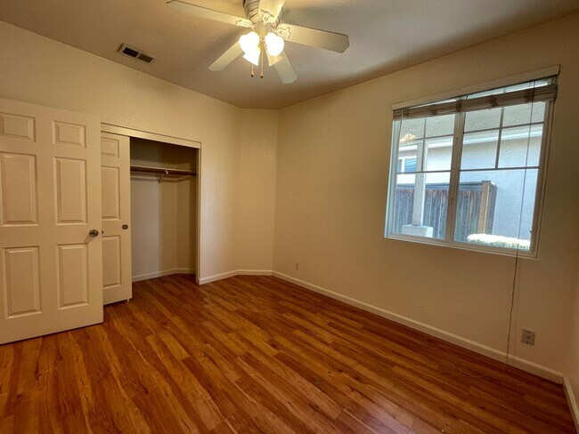 Building Photo - 3976 Anastasia Ln