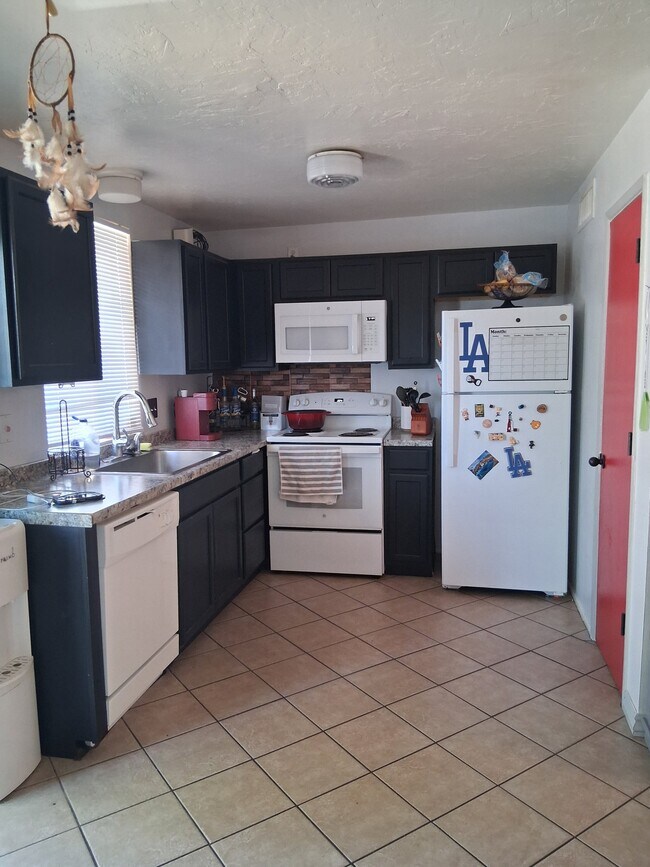 Building Photo - 7205 E Bellingham Dr