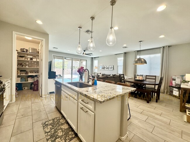 Building Photo - 6715 E Via Arroyo Azul