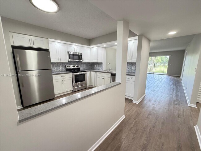 Primary Photo - 901 SW 128th Ave