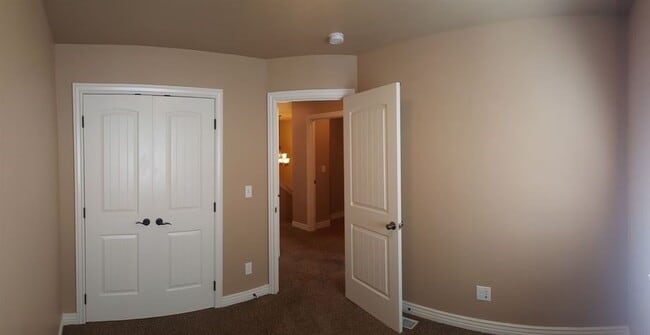 Building Photo - Comfort & Convenience in The Meadows – 3 B...