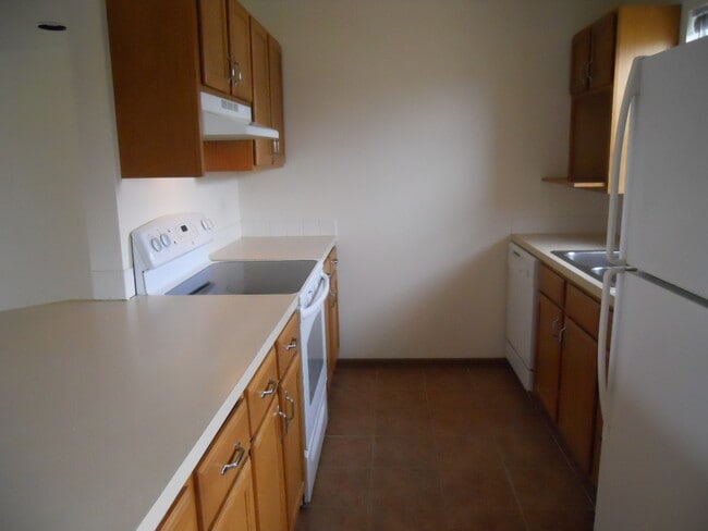 Building Photo - 322 Baker St