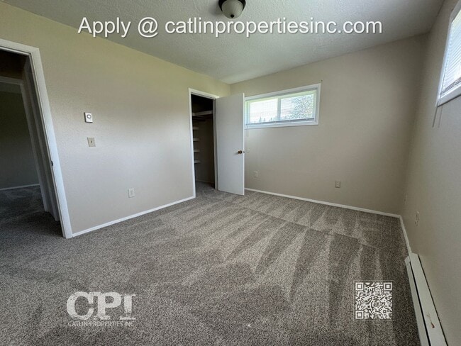 Building Photo - 3400 Columbia Heights Rd