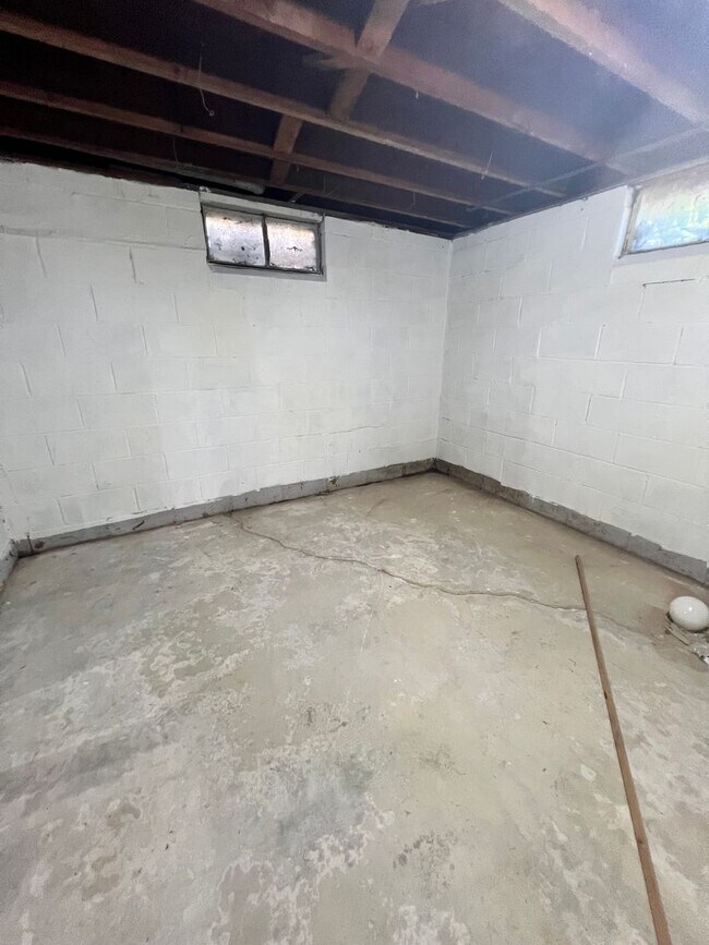 Building Photo - Nice S. Omaha House! 2 bed 1 bath, fully f...