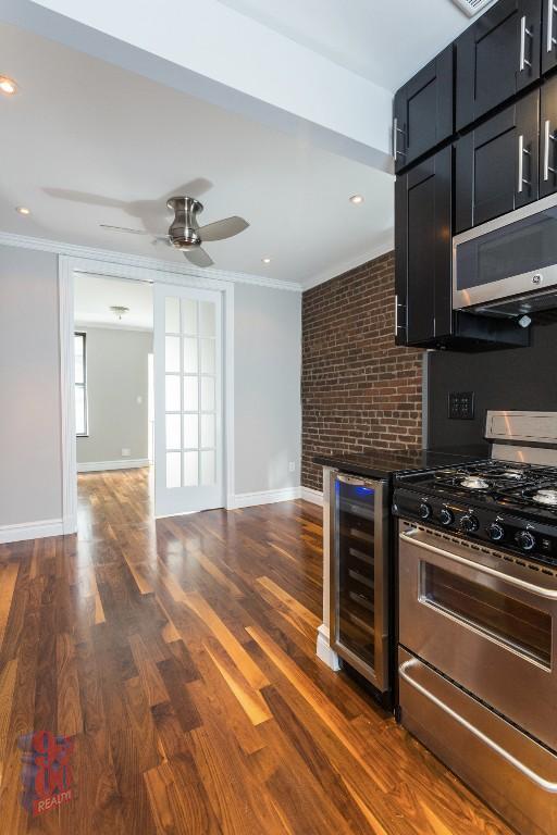 Building Photo - 221 E 23rd St