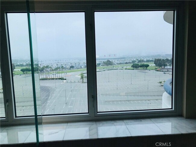 Building Photo - 525 E Seaside Way