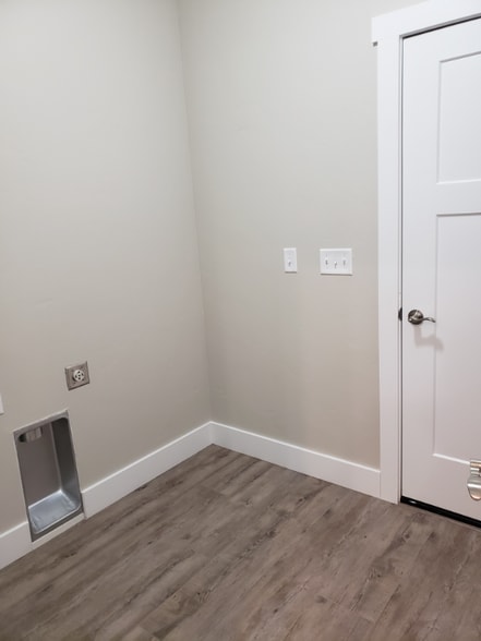 Building Photo - 165 Fairway Blvd