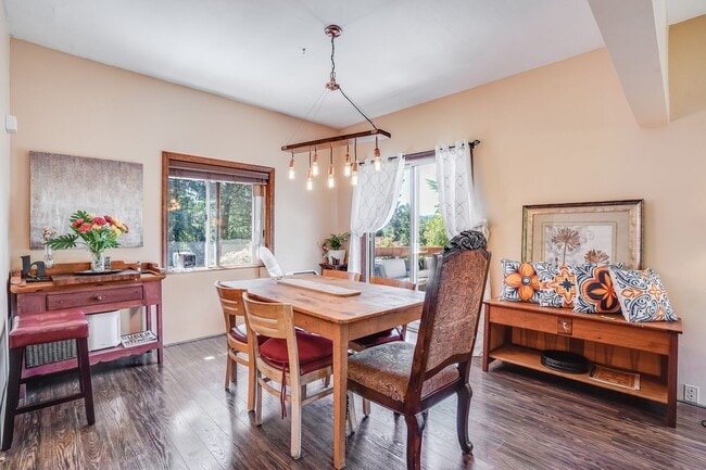 Building Photo - Charming 3 bed, 2 bath Craftsman Cottage in the Heart of Oak Grove