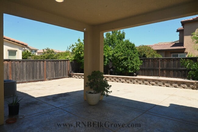 Building Photo - 8280 Columbo Cir