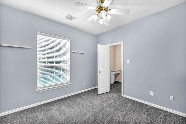 Building Photo - 3 Renoir Trail Pl