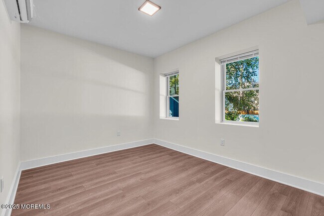 Building Photo - 700 1st Ave