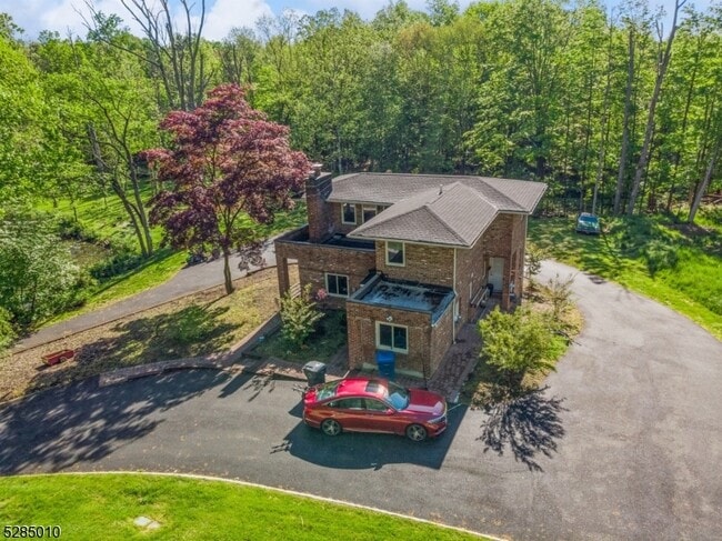 Building Photo - 242 Lake Rd