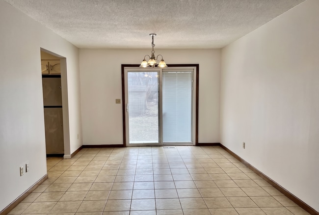 Building Photo - Coming Soon! Spacious 3-bedroom, 2-bathroom home in the highly sought-after Blue Springs area!
