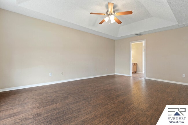 Building Photo - 39 Firethorn Ln