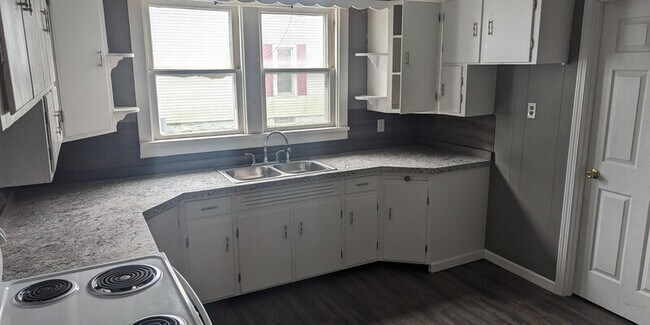 Primary Photo - 99 N Gamble St