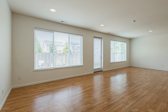 Building Photo - 1124 27th St NW