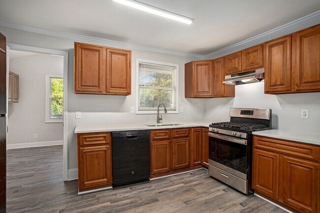 Building Photo - Renovated 3BR/2BA Home in Decatur!