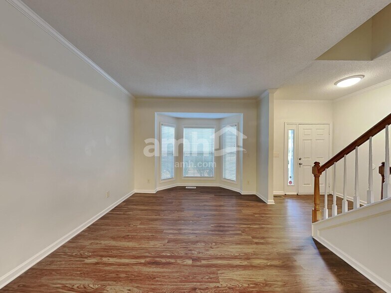 Building Photo - 2106 Forest Edge Dr