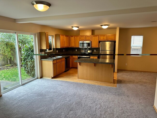 Building Photo - 2 Bd / 2.5 Ba Maple Valley Townhouse